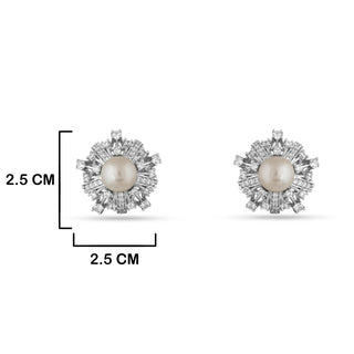 Hindah - Pearl stud earrings